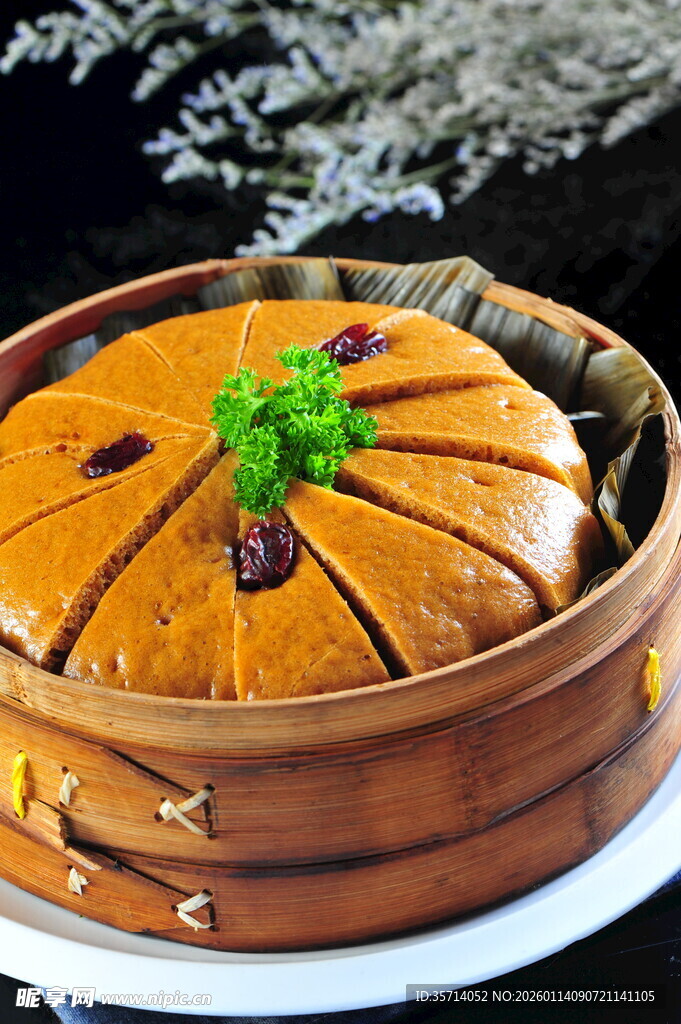 竹笼蒸制的美味特色糕点