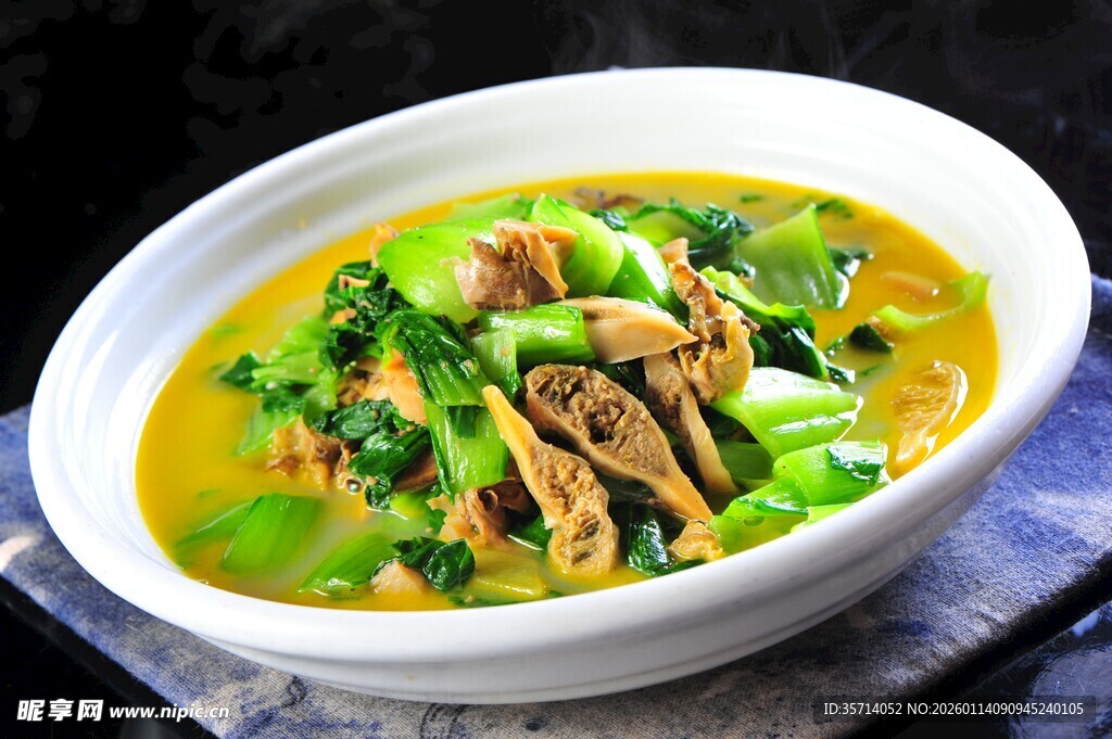 鲜香菌菇青菜汤