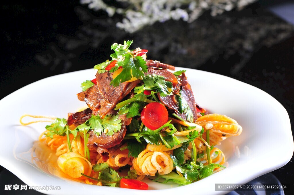 美味特色凉拌牛肉拼盘