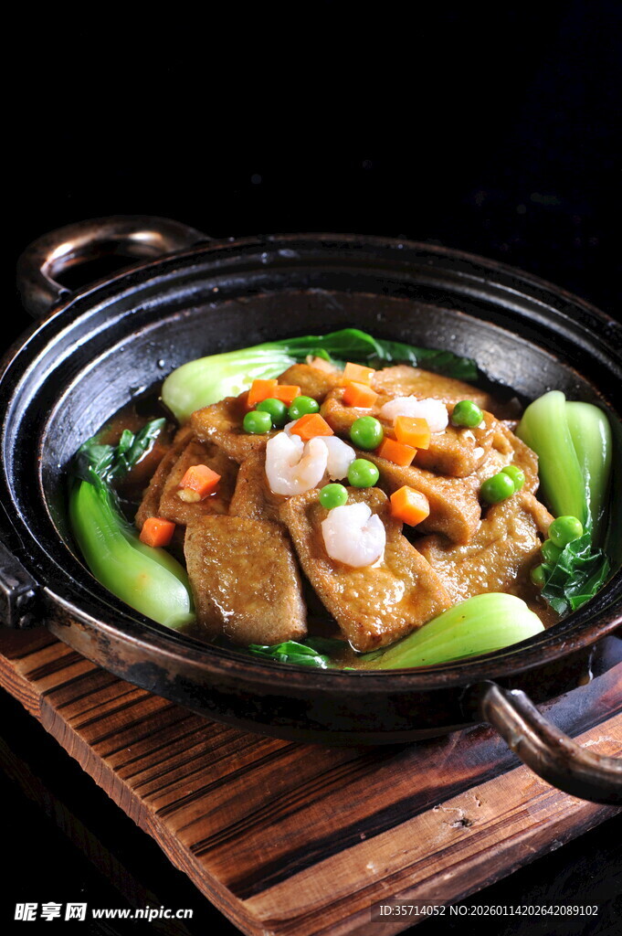 砂锅美味菜肴豆腐鲜香诱人