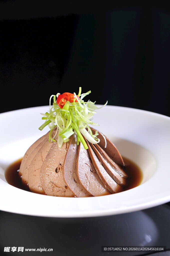 美味猪肝摆盘精致