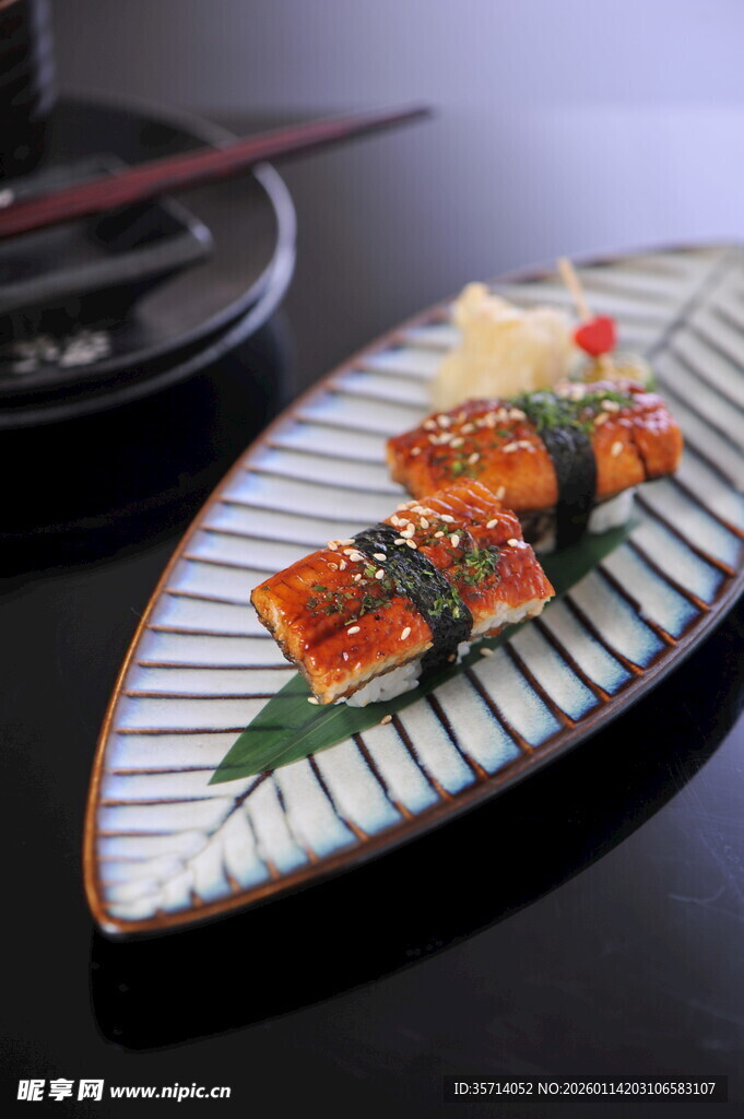 精致鳗鱼寿司摆盘
