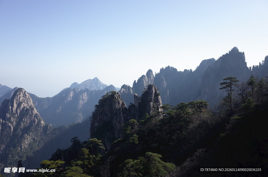壮丽黄山奇峰景观