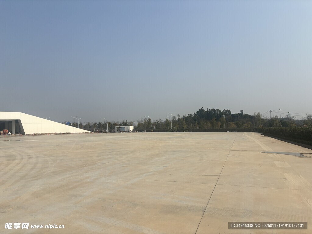 空旷平坦的户外场地