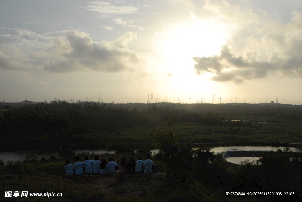 日落时分的乡村风光