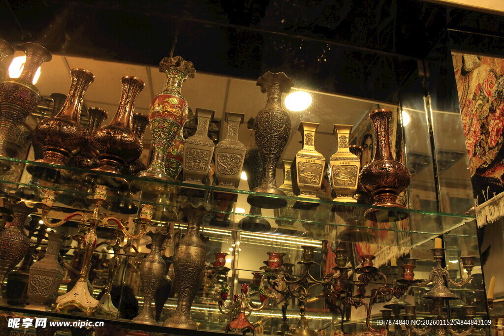 精致手办陈列展示场景