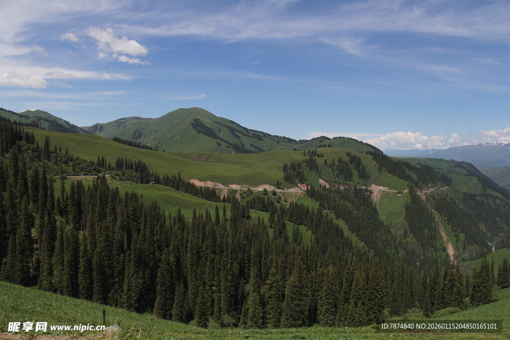 青山翠谷间的秀丽风光