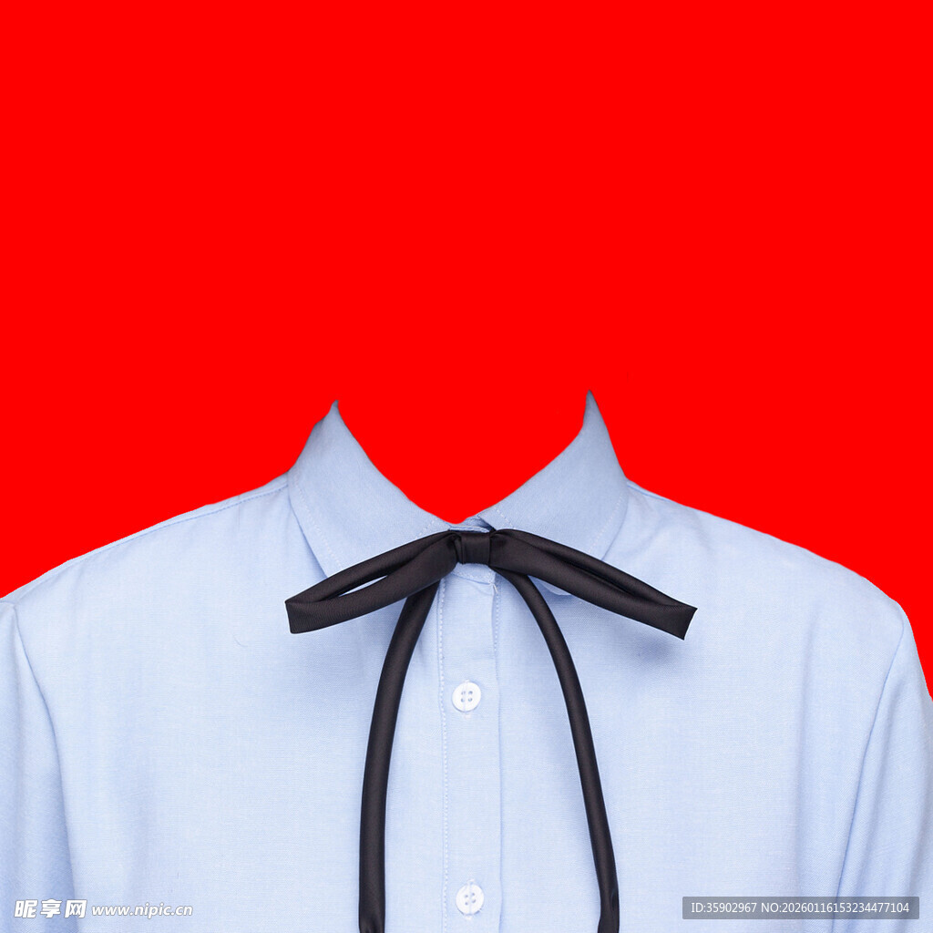 蓝衬衫配黑色蝴蝶结