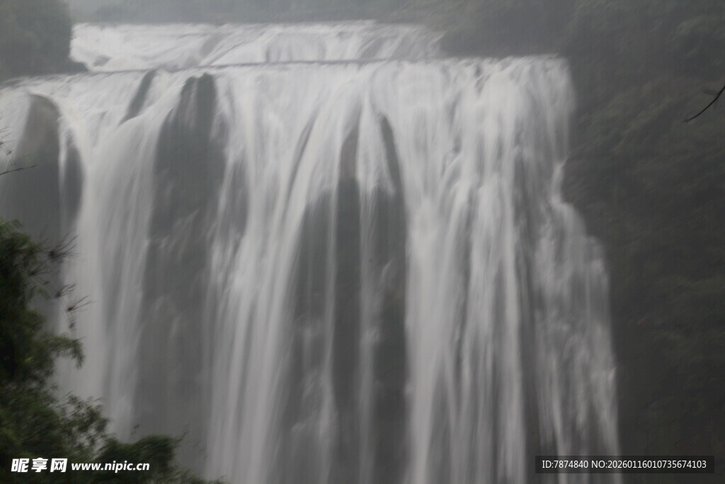 壮观瀑布景观