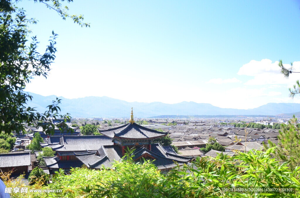 俯瞰中式古建筑景观