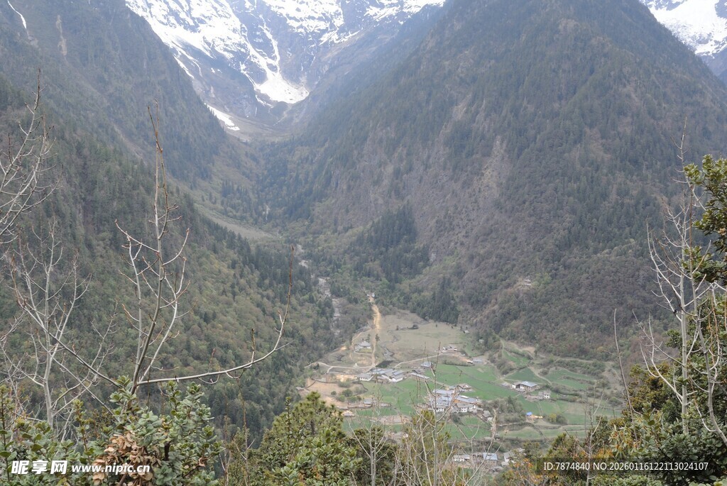 山谷中的自然美景