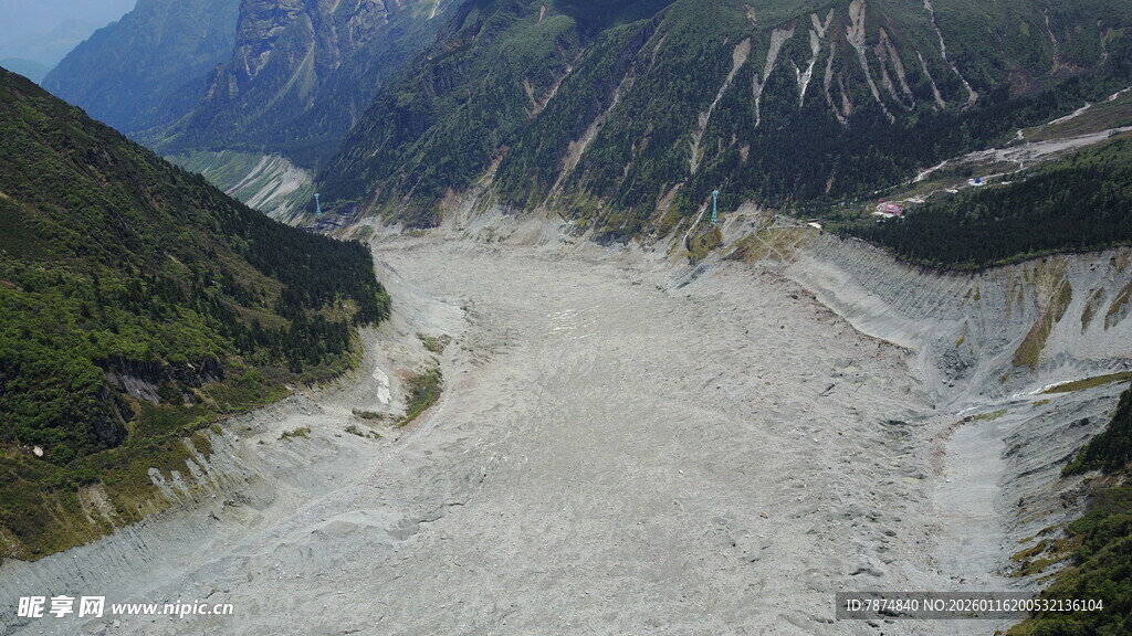 壮丽山谷河流景观