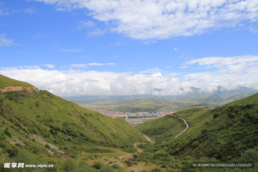 山间美景 远眺开阔视野