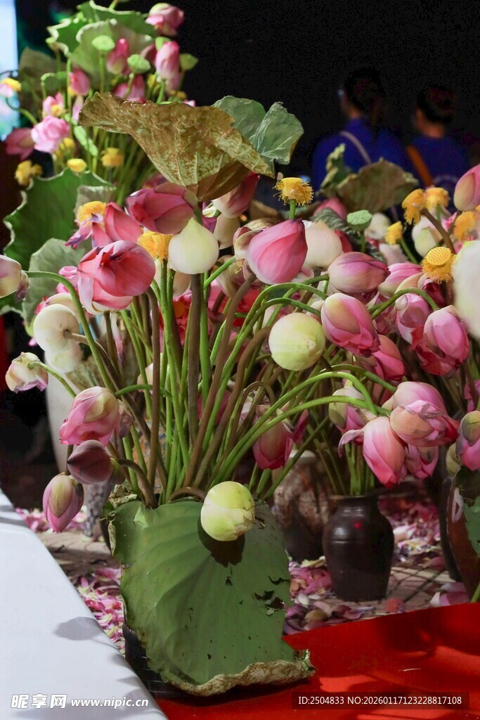 精美多彩仿真荷花摆件