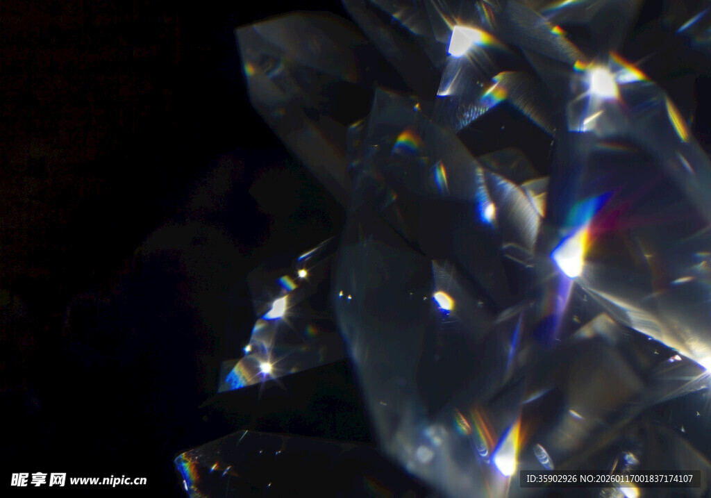 璀璨闪耀的透明水晶