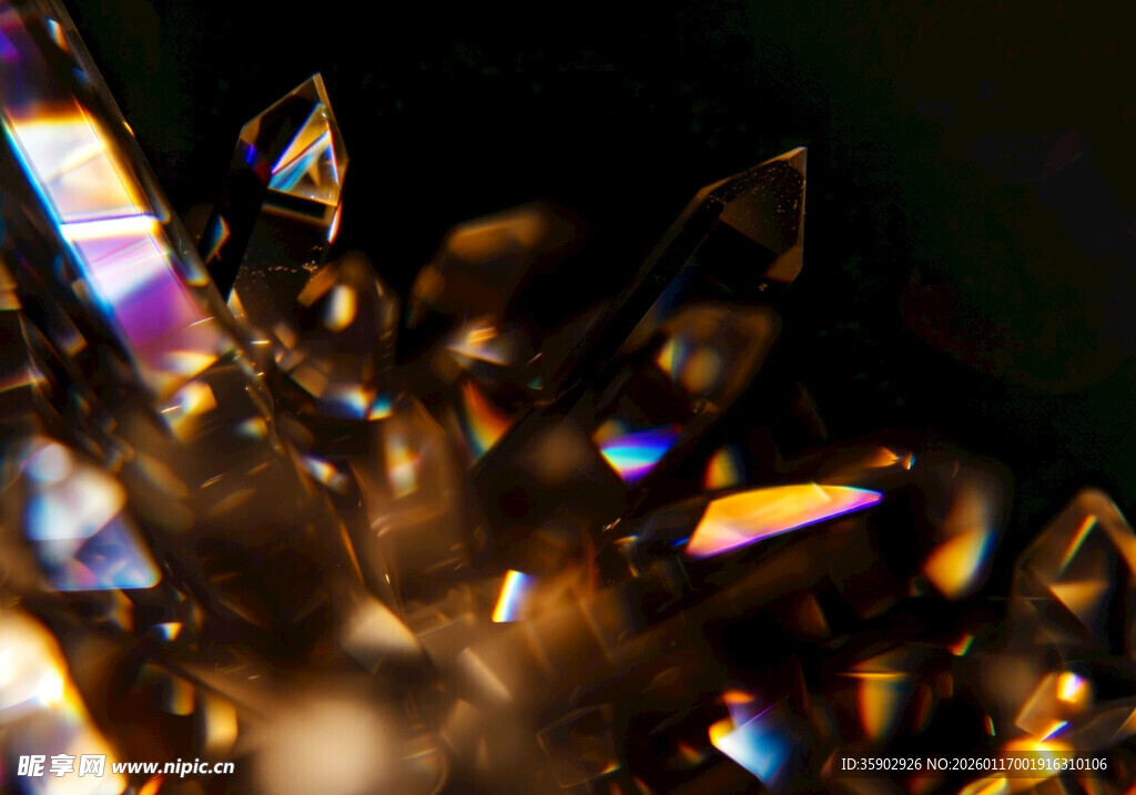 璀璨炫彩的晶体微观景象