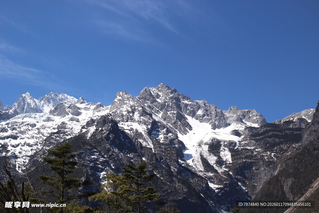 壮丽雪山美景