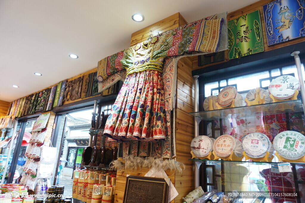 民族风特色商品店陈列