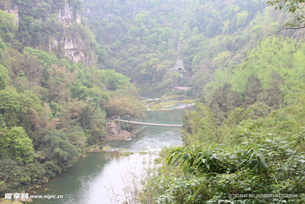 山间河流 绿意盎然的景致
