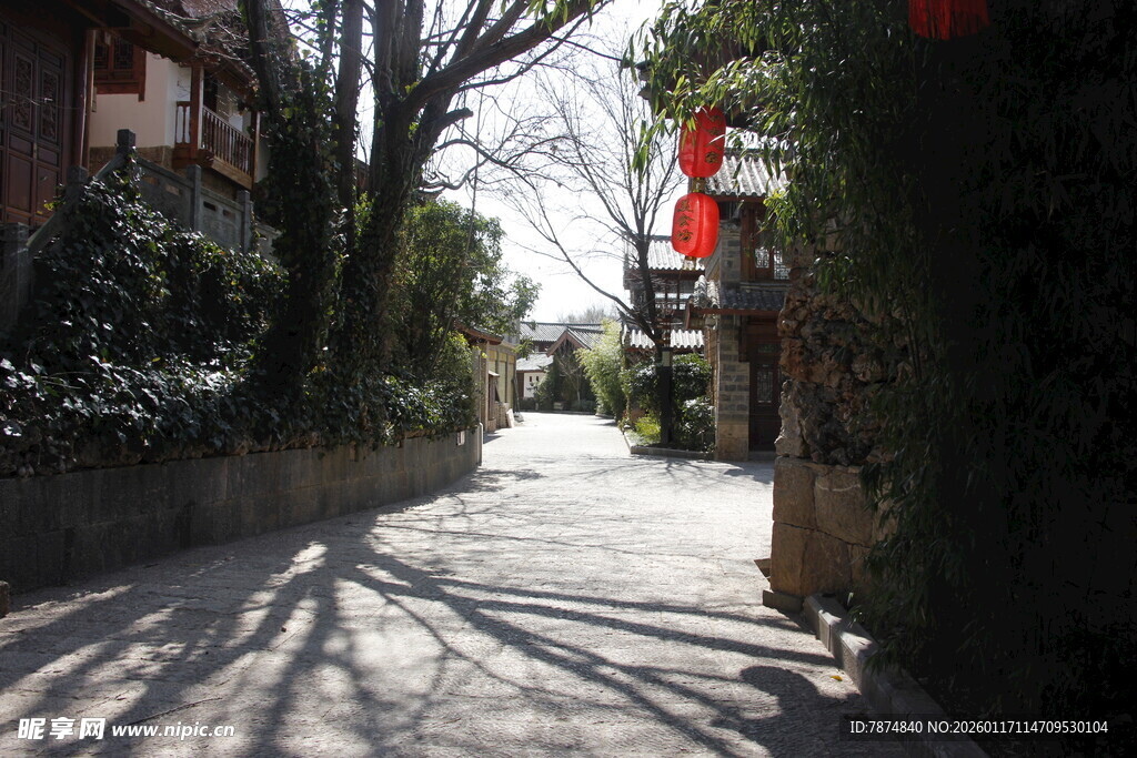 宁静小巷 光影斑驳的景致