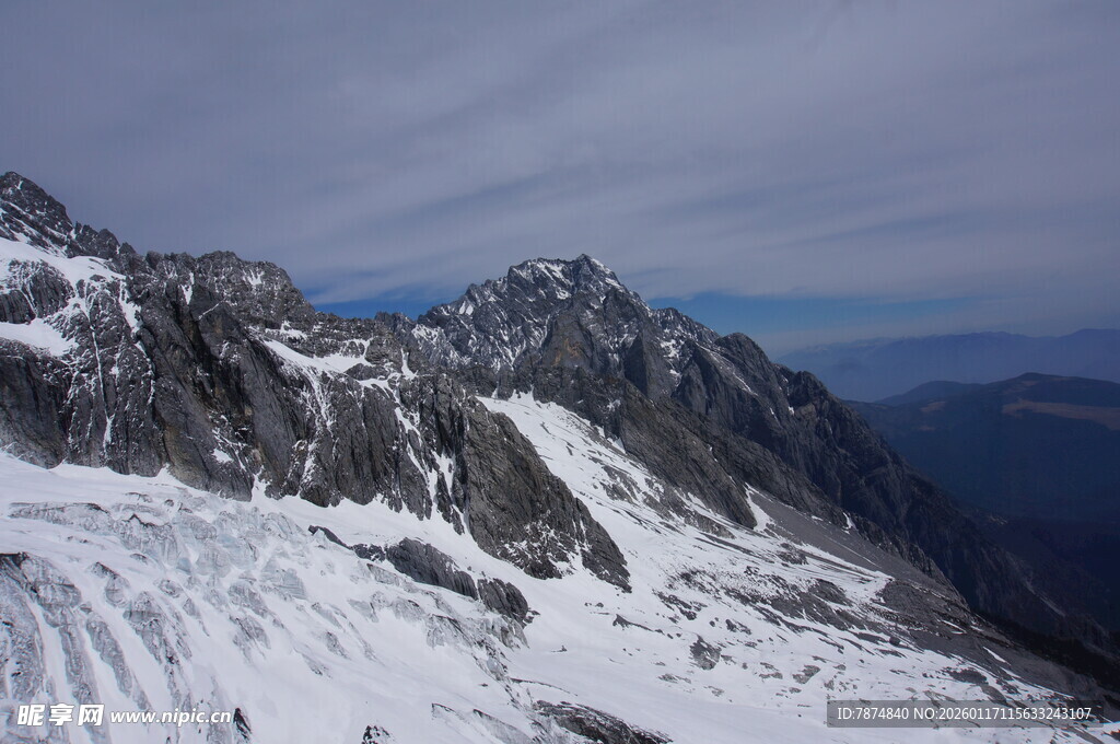 雪山壮丽风光