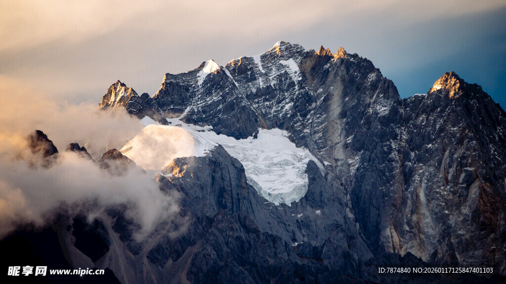 壮丽雪山美景