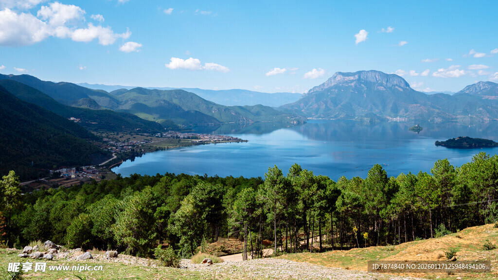 美丽湖光山色的自然风光