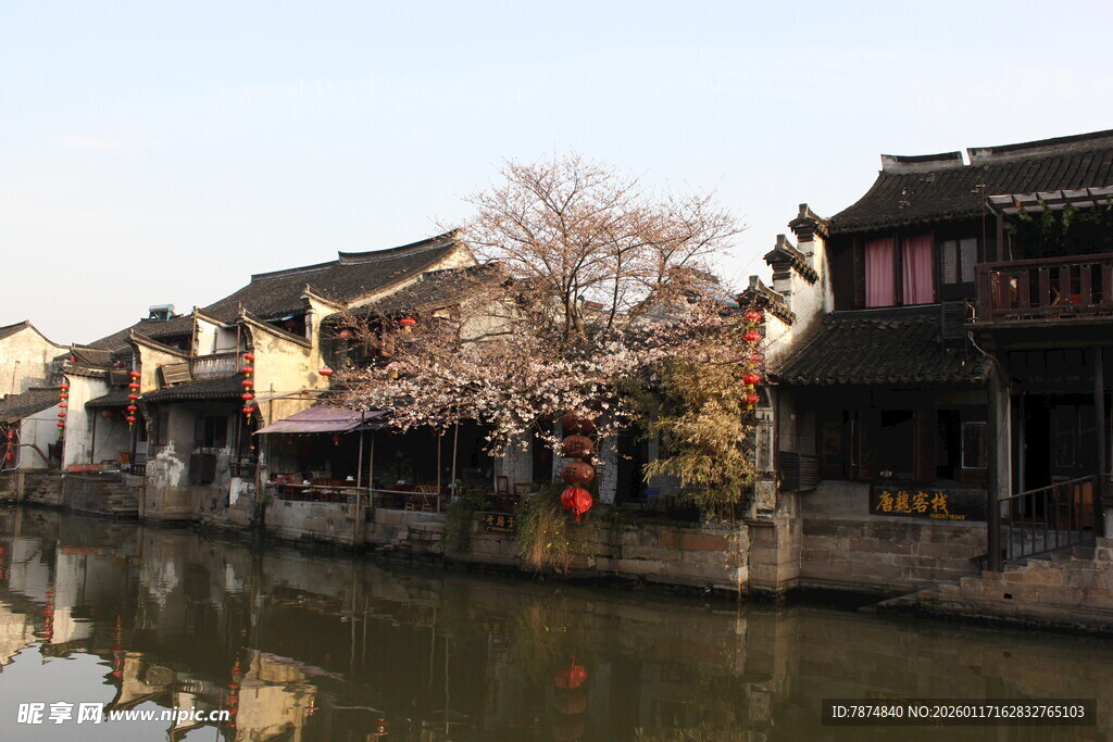 江南水乡古建筑春日景象