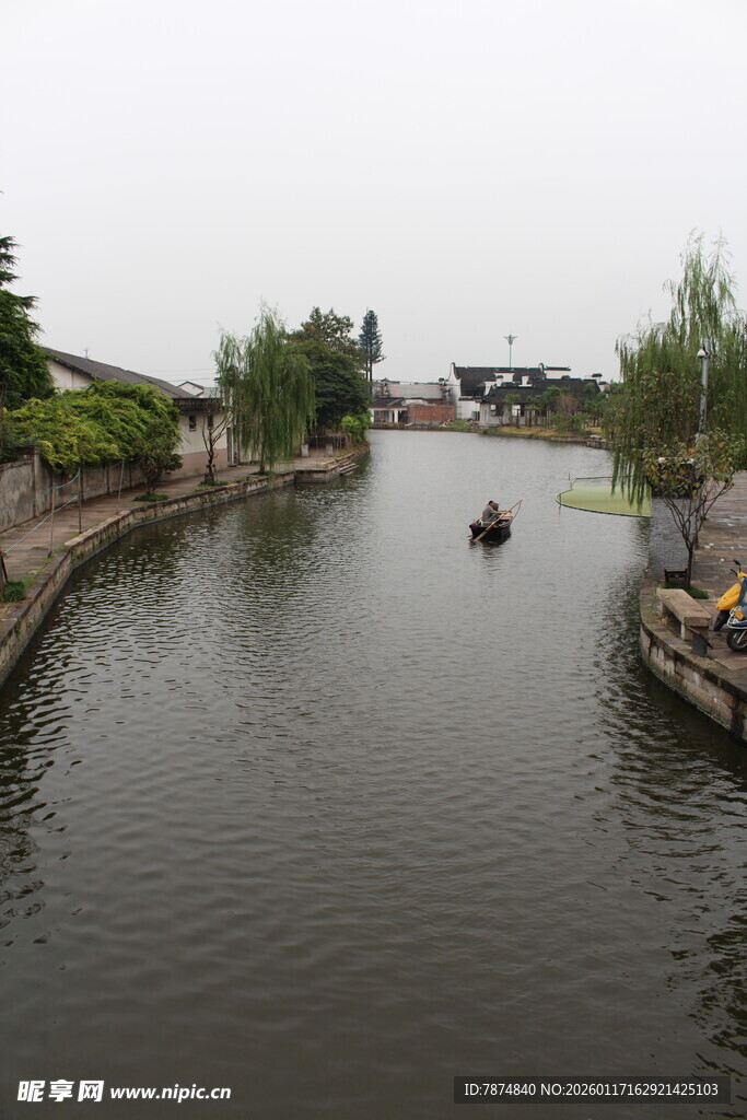 宁静水乡河道景观