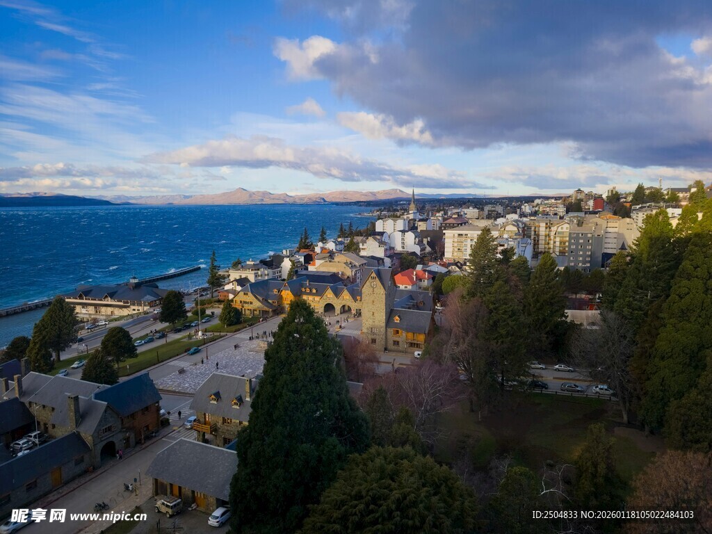 海滨小镇美丽风光俯瞰