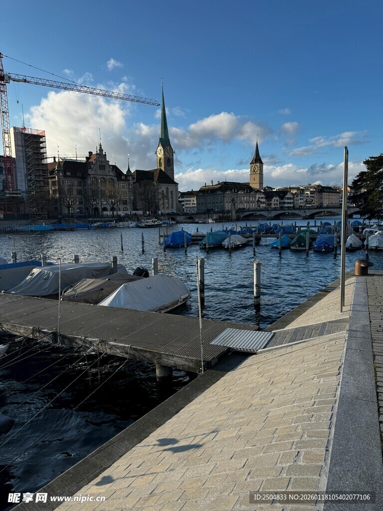 宁静海港码头风景
