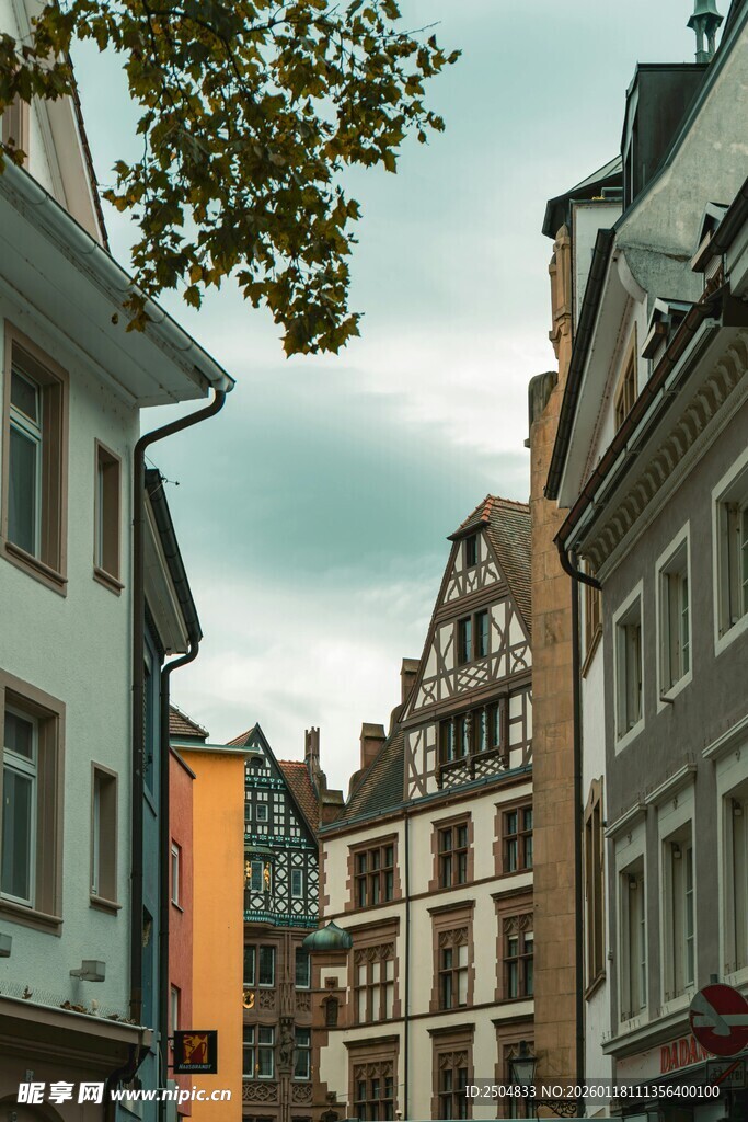  洲小镇多彩建筑街景