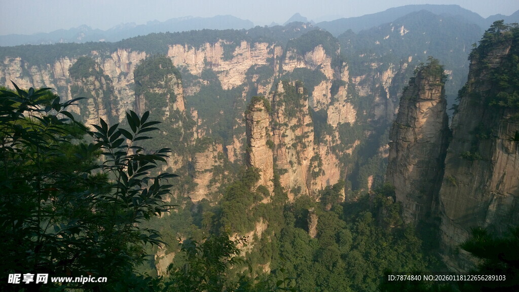 壮丽张家界奇峰景观