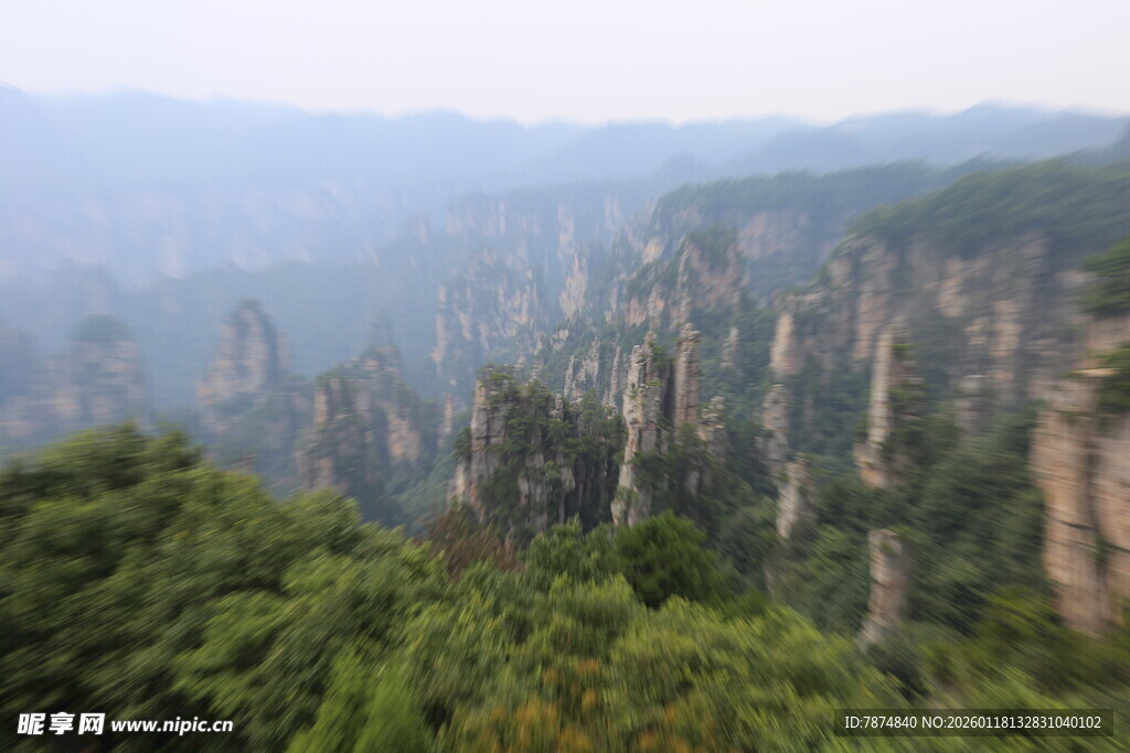 张家界奇峰林立美景