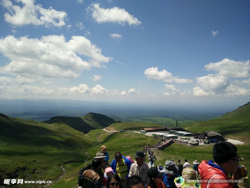 山顶观景人群 风光无限