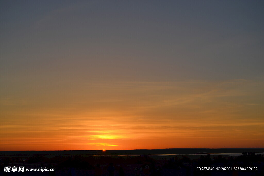日落时分的美丽天际线