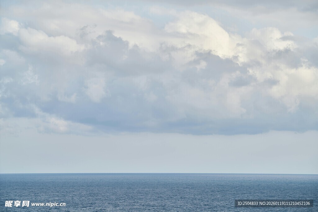 海上云景