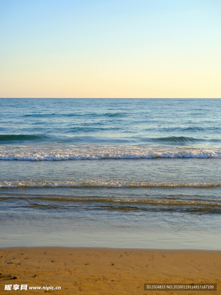 海边沙滩海浪美景