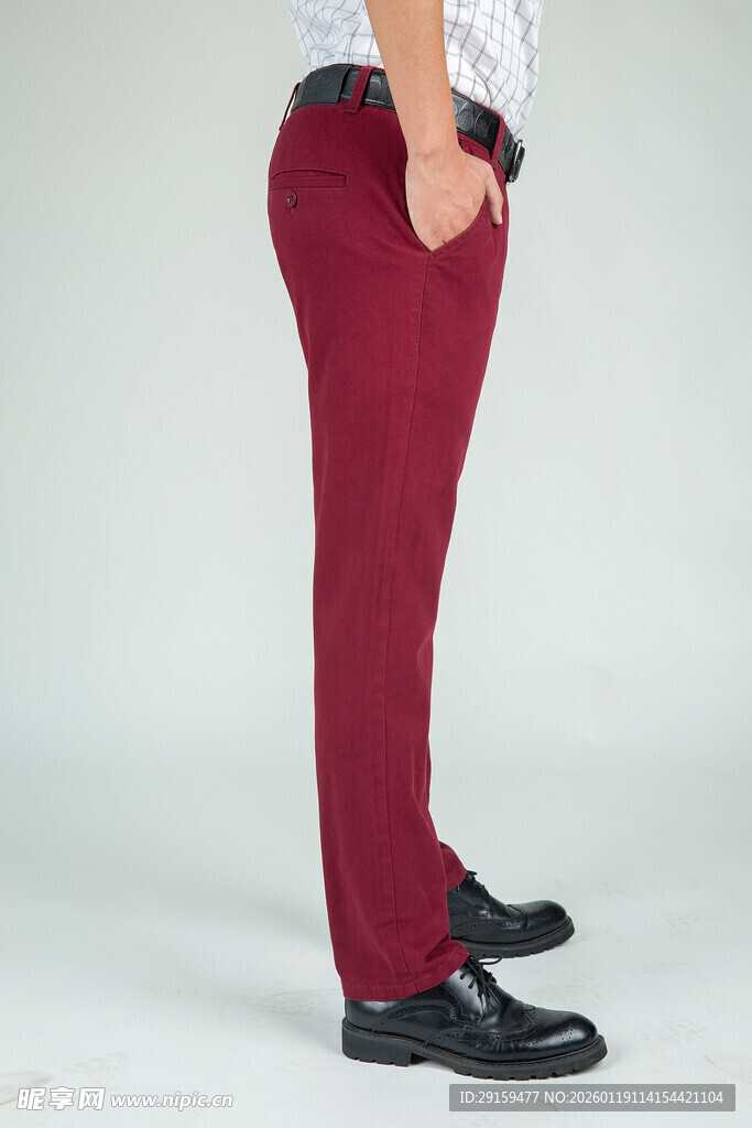 酒红色男士长裤展示