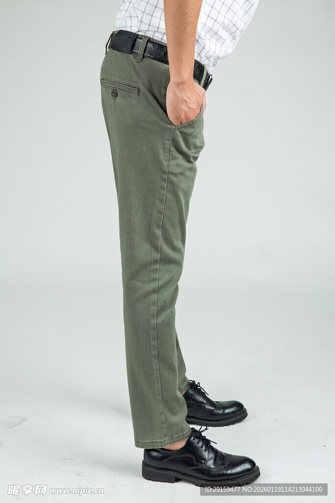 男士休闲卡其色长裤穿搭