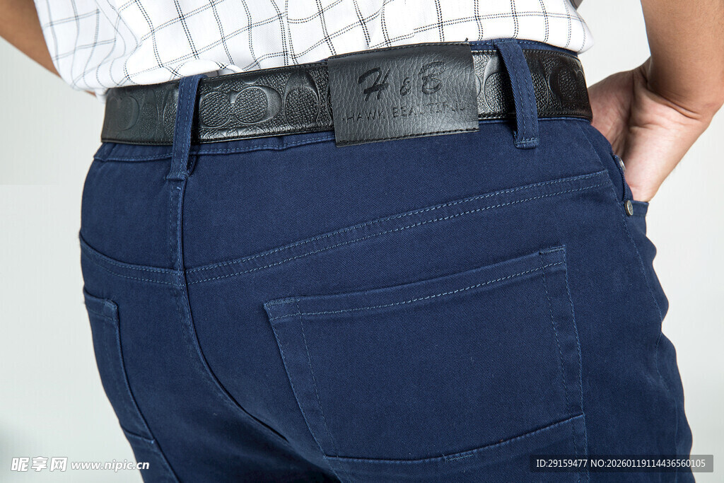 深蓝色男士休闲裤展示