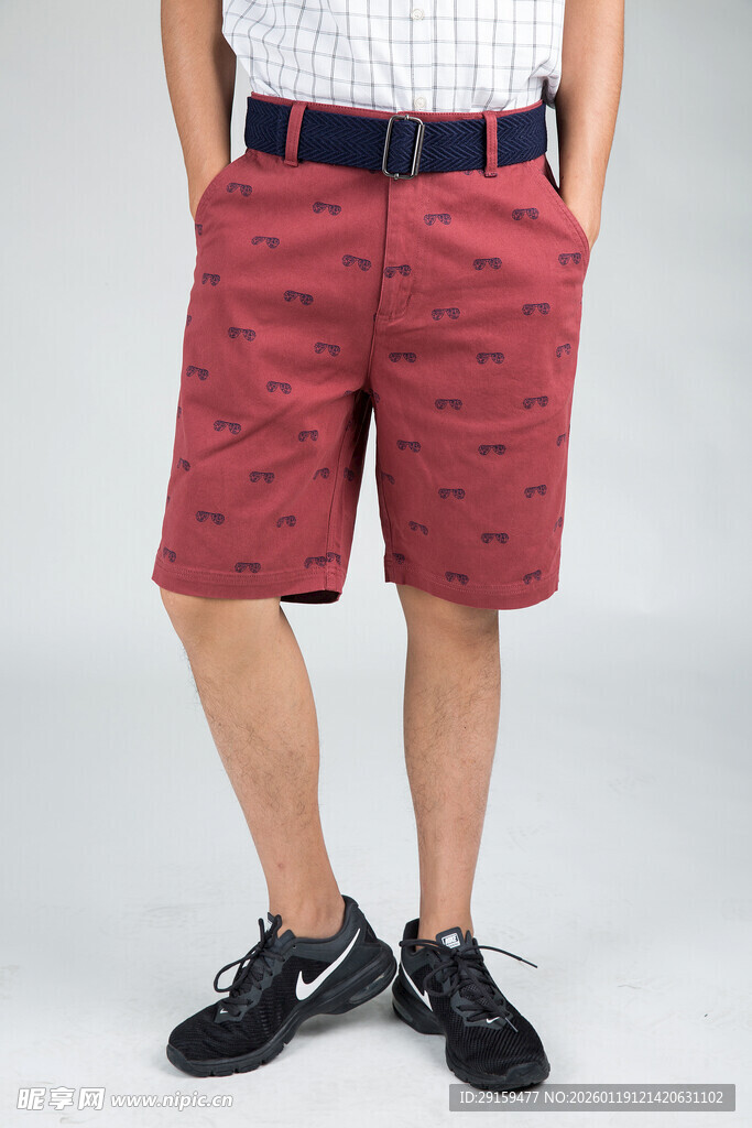 男士红色印花休闲短裤