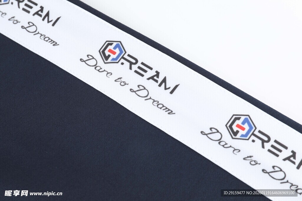 RENI品牌服饰标签细节