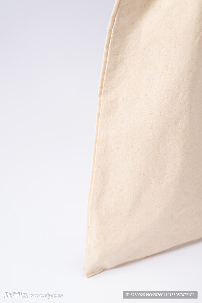 米色布袋一角特写