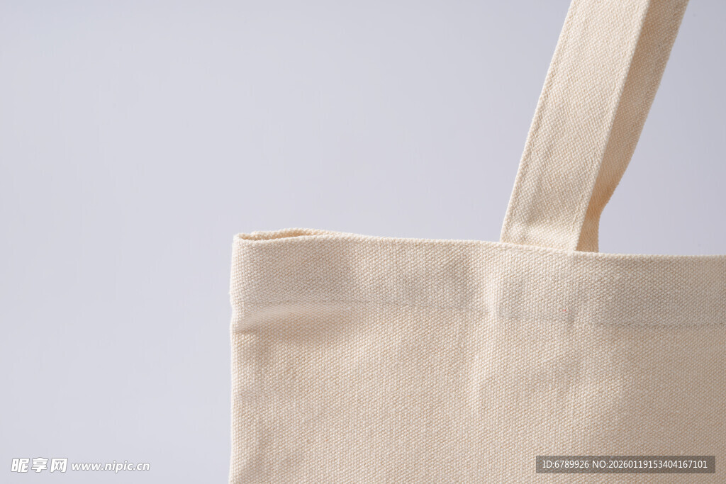 简约米色帆布袋特写