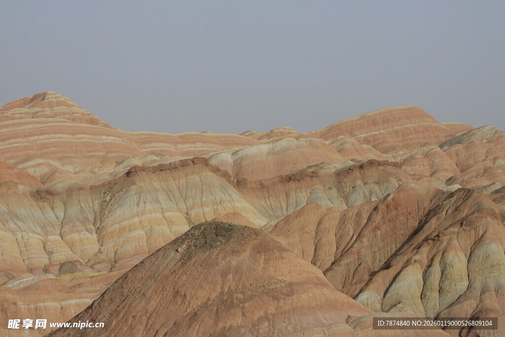七彩斑斓的壮丽丹霞地貌