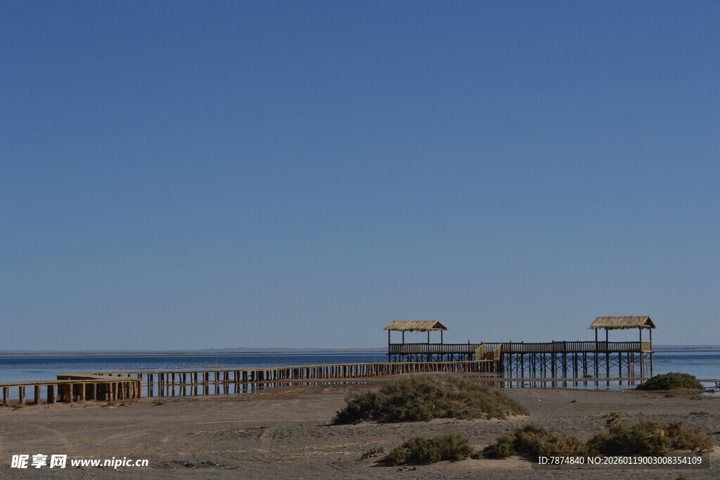 海边栈桥风景
