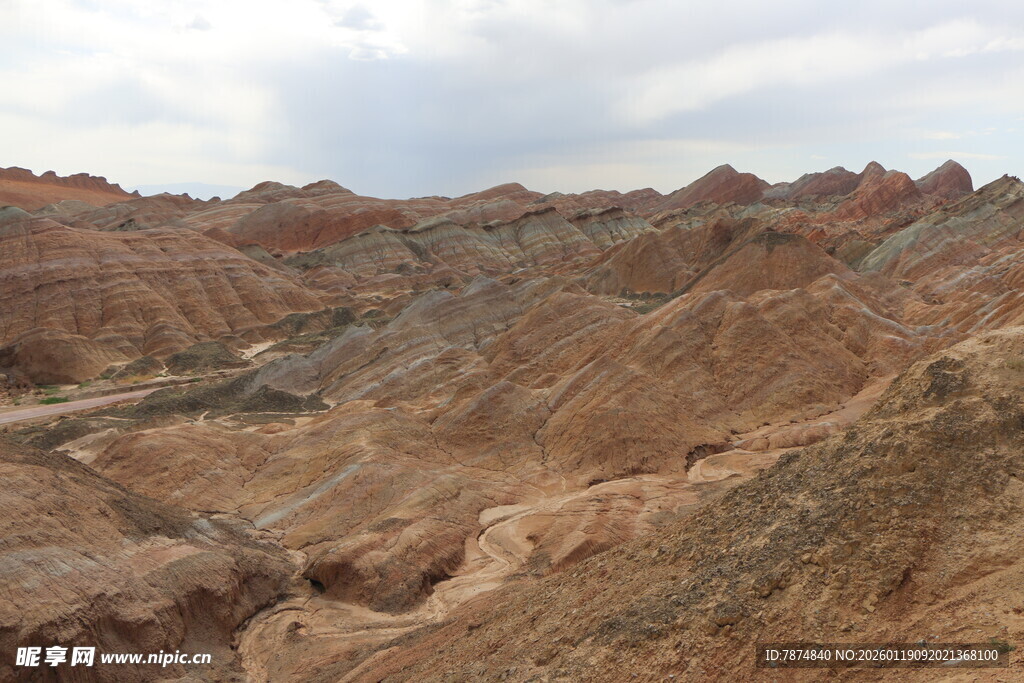 壮丽多彩的丹霞地貌景观