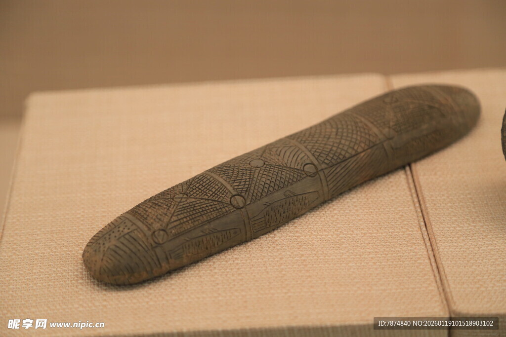 古老石器工具展示