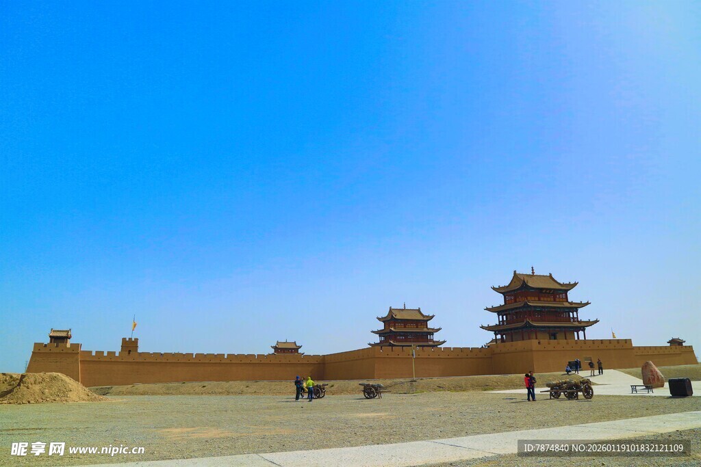 古城墙与楼阁的壮丽景致